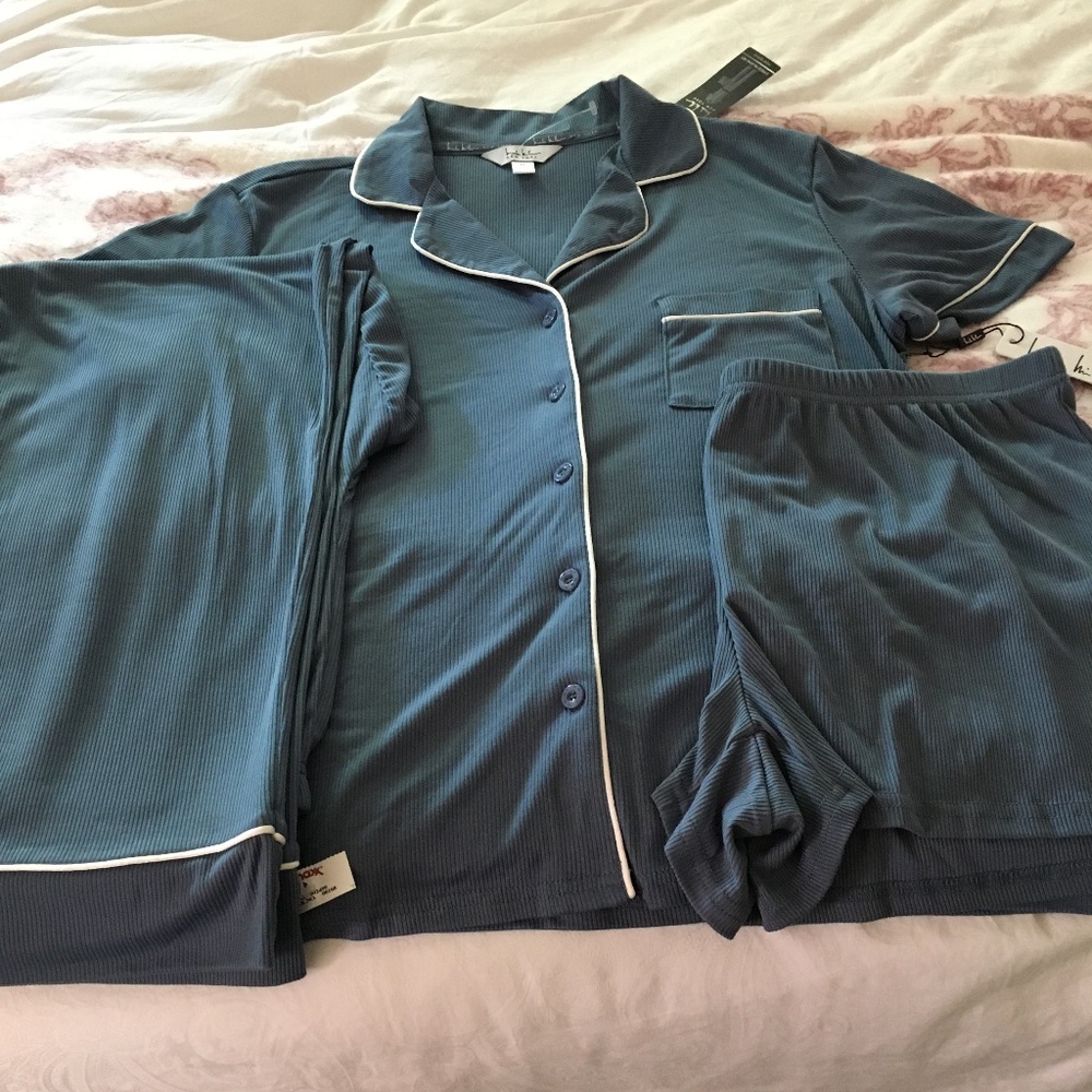 Nicole Miller 3 piece lounge/sleep set